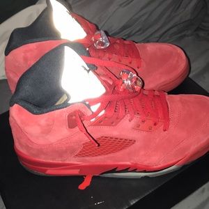 Jordan retro 5 Red